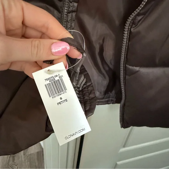 Old Navy Quilted Puffer Vest in French Roast - Picture 4 of 8